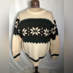 Womens Cream and Green Wool Sweater. Size Large.